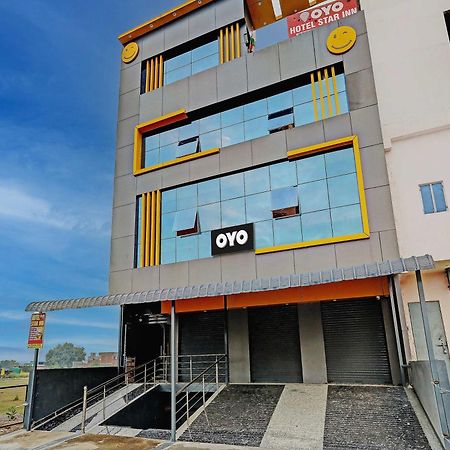 Oyo Flagship Hotel Star Inn Канпур Экстерьер фото